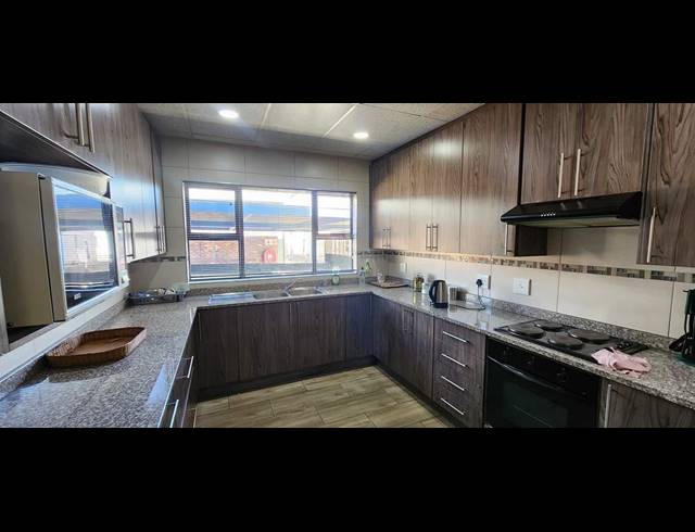5,794M² BUSINESS FOR SALE IN VANDERBIJLPARK CENTRAL